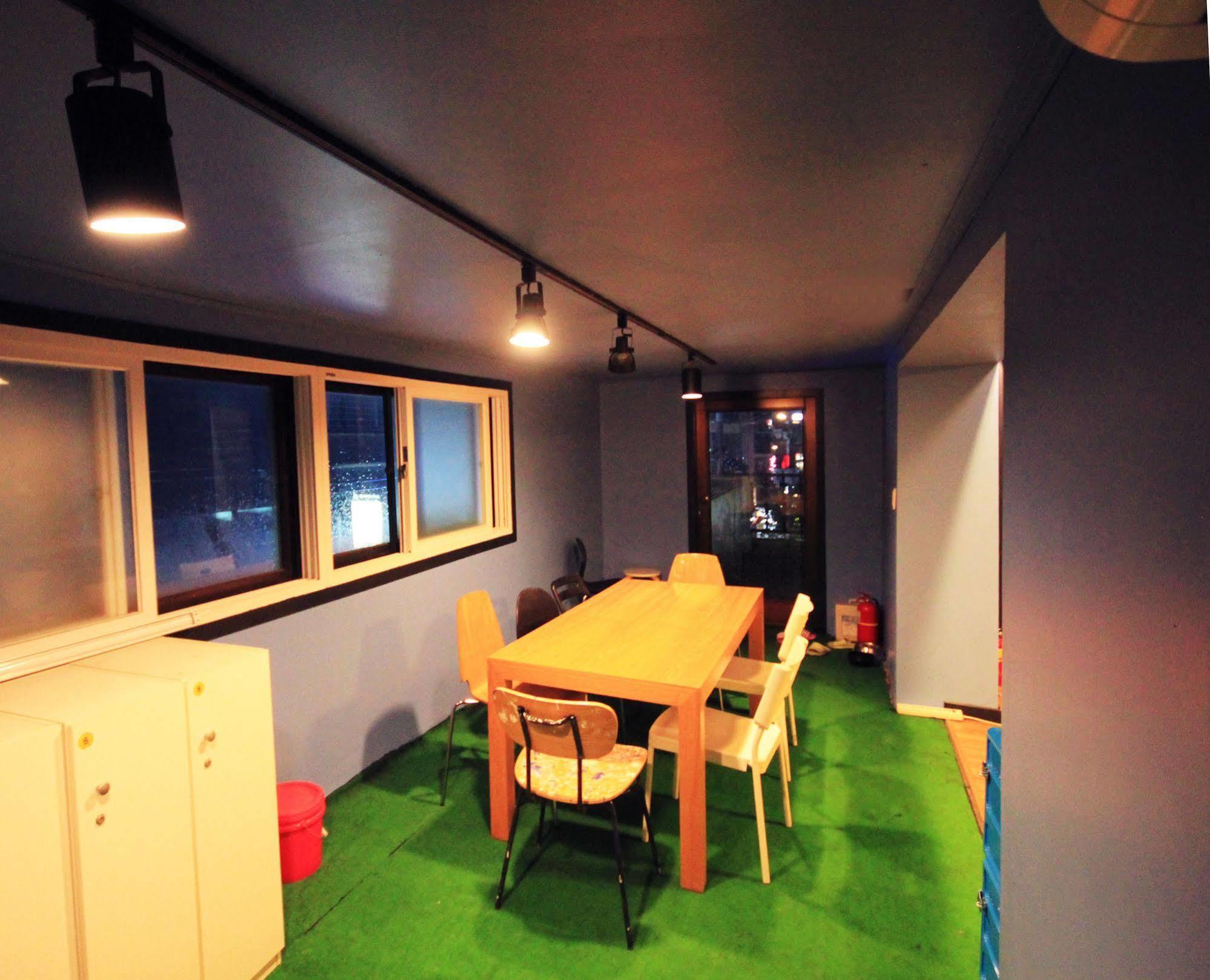 The One Hostel Hongdae In Seoul - Foreigner Only Экстерьер фото